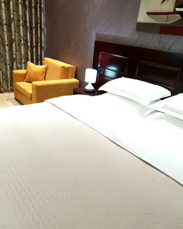 Comfort Hotel Fier Eksteriør billede